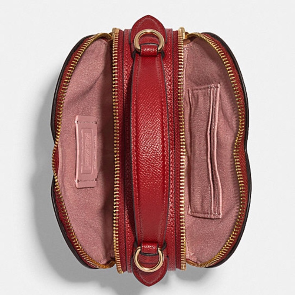 🌴SUMMER SALE 🌴💯✔️Authentic Coach Heart Bag ,SOLD OUT EVERYWHERE - Picture 4 of 6